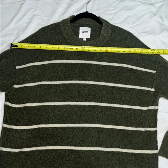 Aerie round Neck Sweater in Forest Green and Cream - Picture 9 of 11